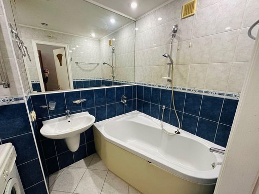 Продажа 3 кімнатної квартири на улица Генерала Геннадия Воробьёва 3