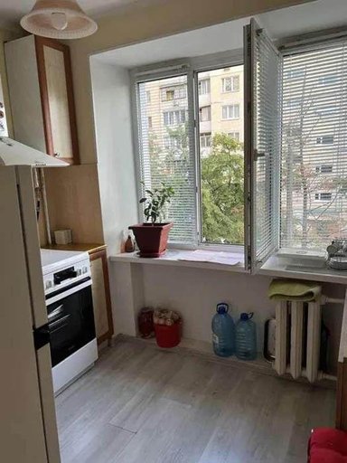 Продажа 1 кімнатної квартири на Ананасна вулиця 17
