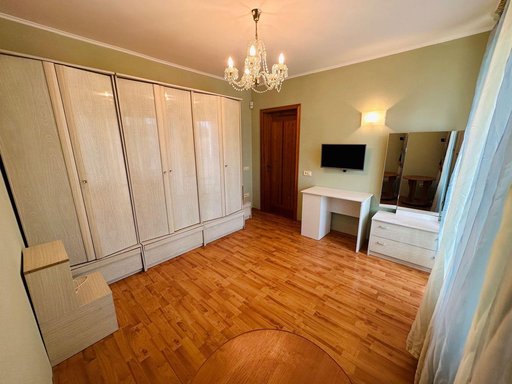 Продажа 3 кімнатної квартири на улица Генерала Геннадия Воробьёва 3