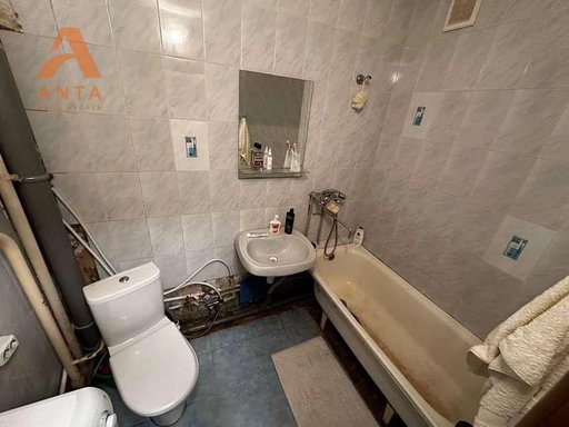 Продажа 1 кімнатної квартири на Набережно-Хрещатицька вулиця 9