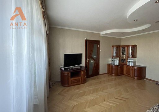 Продажа 3 кімнатної квартири на Ягеллонська вулиця 7