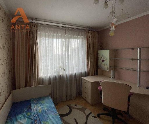 Продажа 3 кімнатної квартири на Ягеллонська вулиця 7