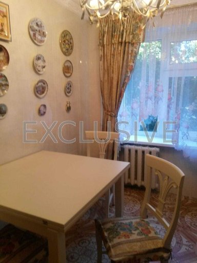 Продажа 3 кімнатної квартири на улица Крещатик 2