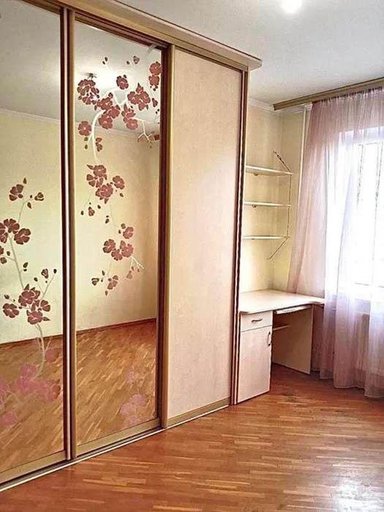 Продажа 3 кімнатної квартири на улица Коперника 18