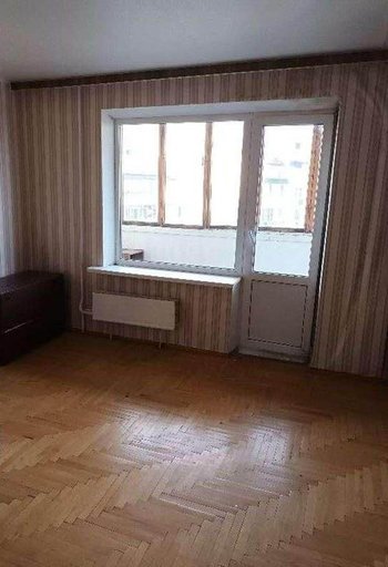 Продажа 4 кімнатної квартири на Нововокзальна вулиця 65
