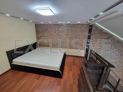 Продажа 3 кімнатної квартири на Новопирогівська вулиця 31
