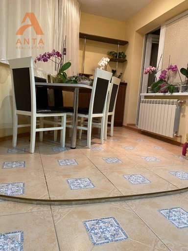 Продажа 4 кімнатної квартири на улица Академика Доброхотова 8