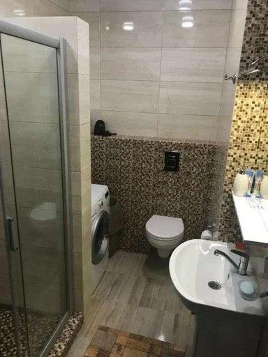 Продажа 3 кімнатної квартири на Центральна вулиця 23