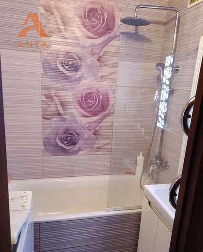 Продажа 3 кімнатної квартири на Самбірський провулок 17