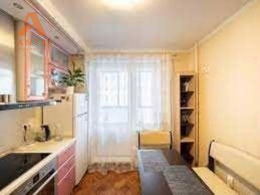 Продажа 3 кімнатної квартири на вулиця Лесі Українки 40