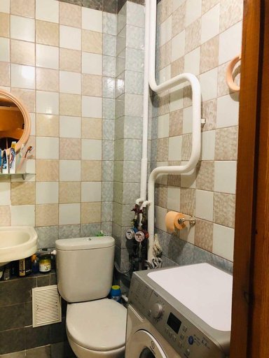 Продажа 1 кімнатної квартири на Локомотивна вулиця 3