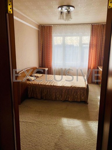 Продажа 3 кімнатної квартири на Ялинковий провулок 13