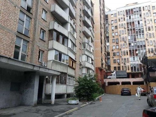 Продажа 1 кімнатної квартири на Локомотивна вулиця 3