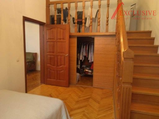 Продажа 2 кімнатної квартири на Поліський провулок 13