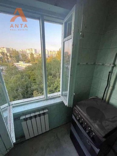 Продажа 2 кімнатної квартири на проспект Червоной Калины 20