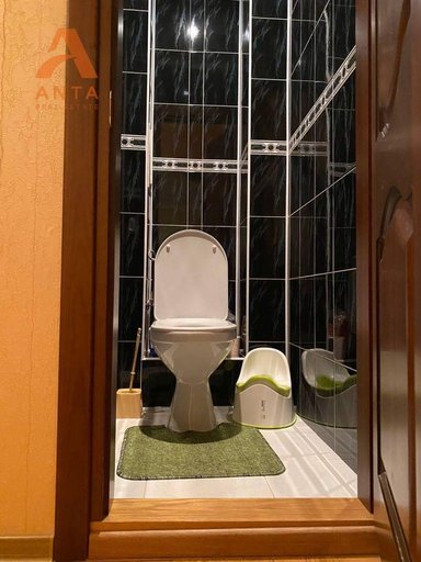 Продажа 4 кімнатної квартири на улица Академика Доброхотова 8