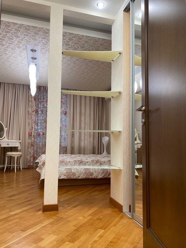 Продажа 4 кімнатної квартири на вулиця Гребінки 9