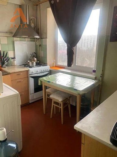 Продажа 3 кімнатної квартири на Трускавецька вулиця 4-Б