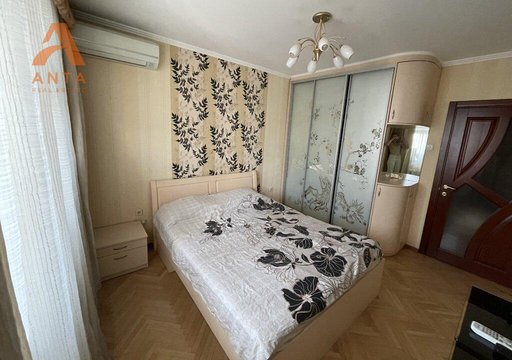 Продажа 3 кімнатної квартири на Ягеллонська вулиця 7