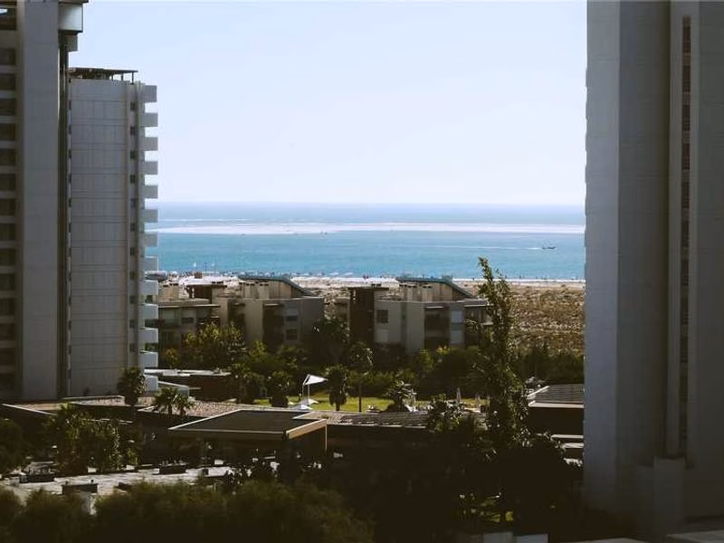 Sutce Unit East пояснити.